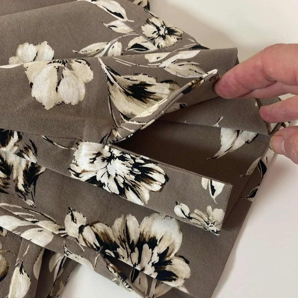 J.JILL Floral Print Pull-On Pants Sz 10 Taupe Neutral Stretch Ankle‎ Trousers - Picture 9 of 10